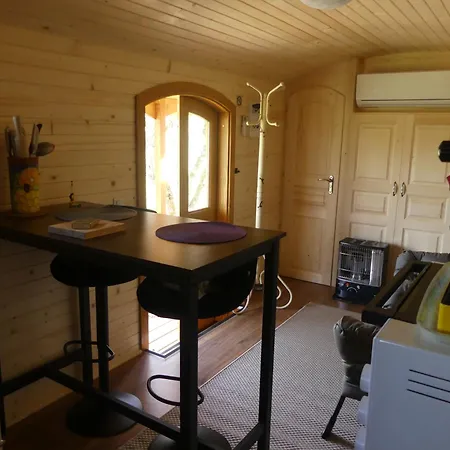 Camping Roulotte Quatre Saisons Chez Sophie Et Gilles